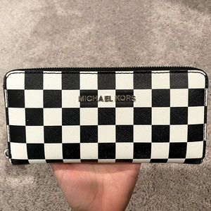 Michael Kors large zip wallet, checkered print